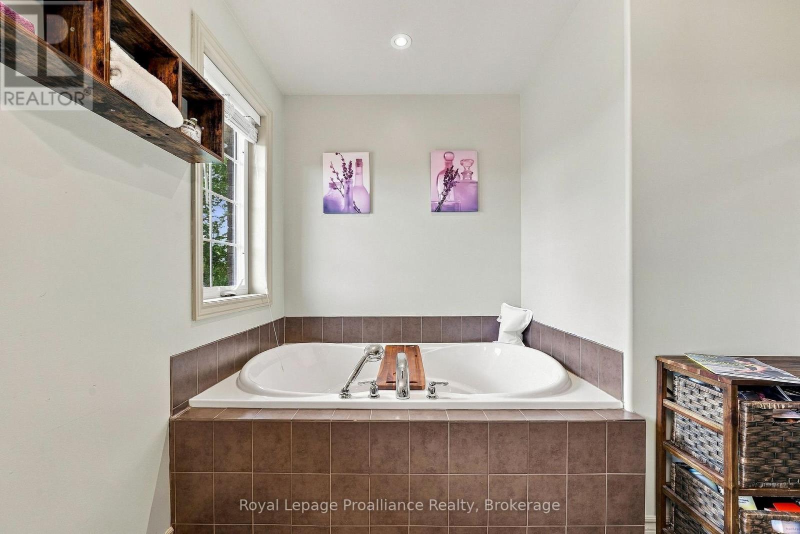 273 AVONDALE ROAD - 26