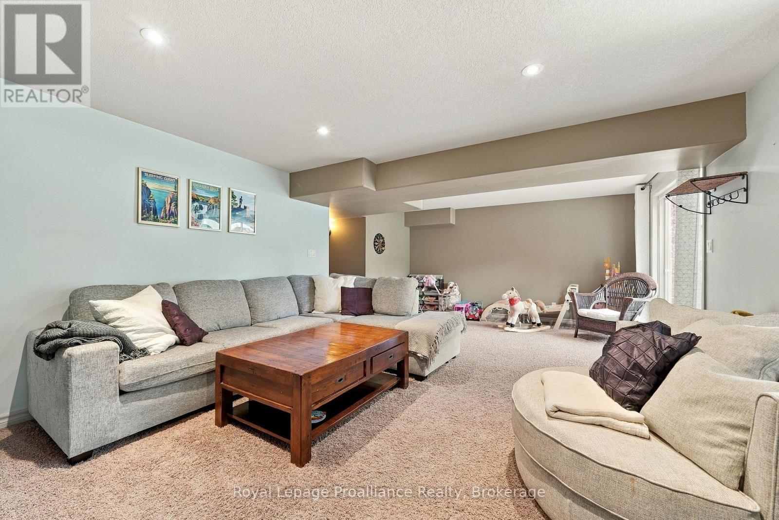273 AVONDALE ROAD - Image 35