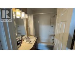 225 Toronto Street, Regina, SK S4R1M1 Photo 17