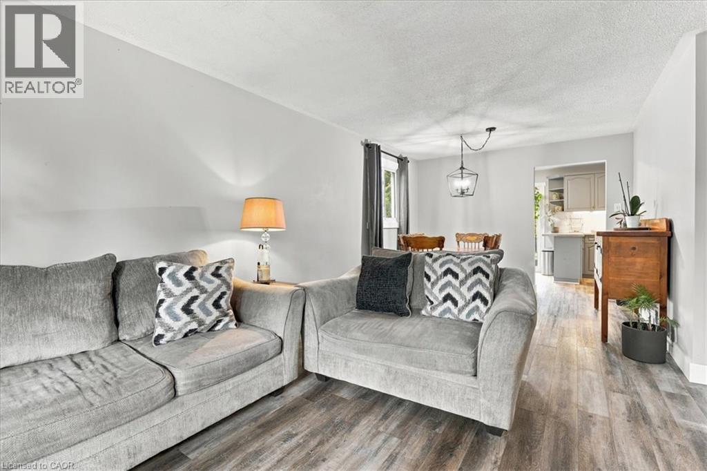 18 FOREST GLEN Court - 11