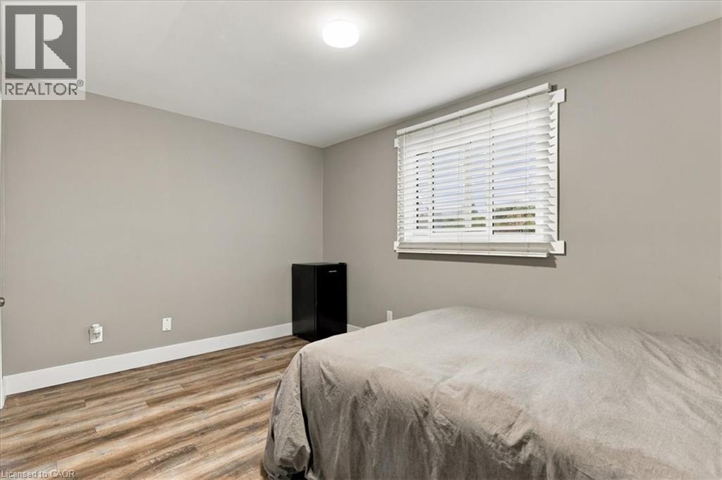 18 FOREST GLEN Court - Image 21