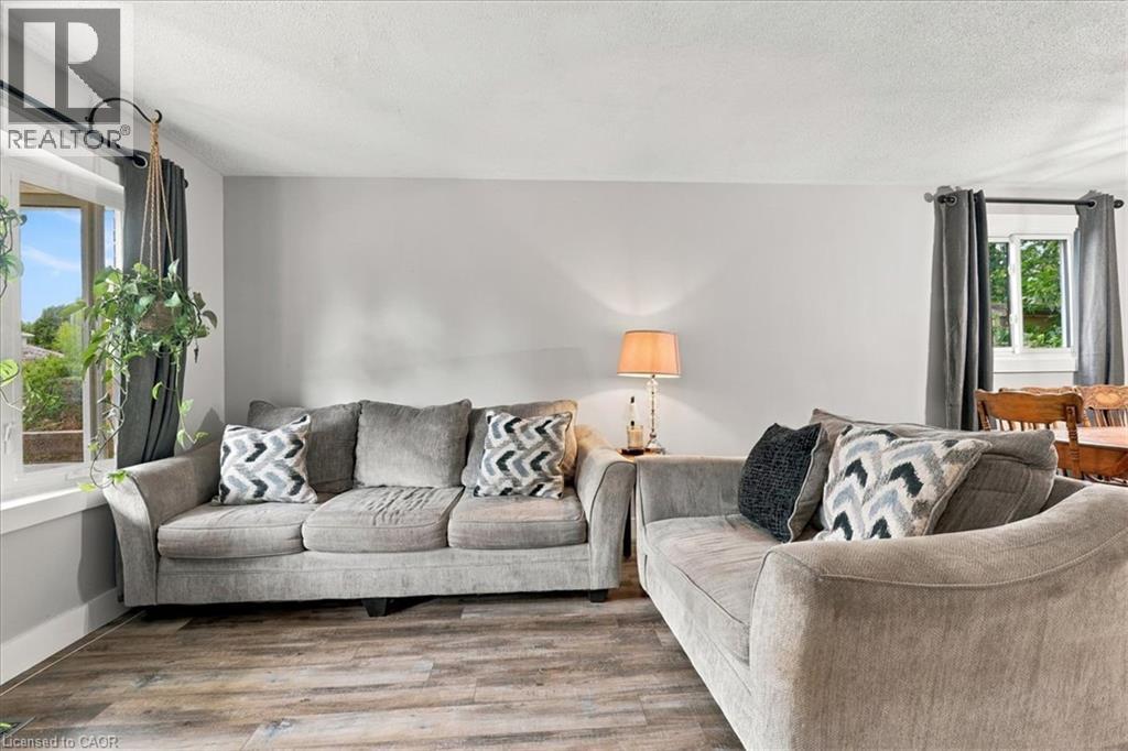 18 FOREST GLEN Court - 10