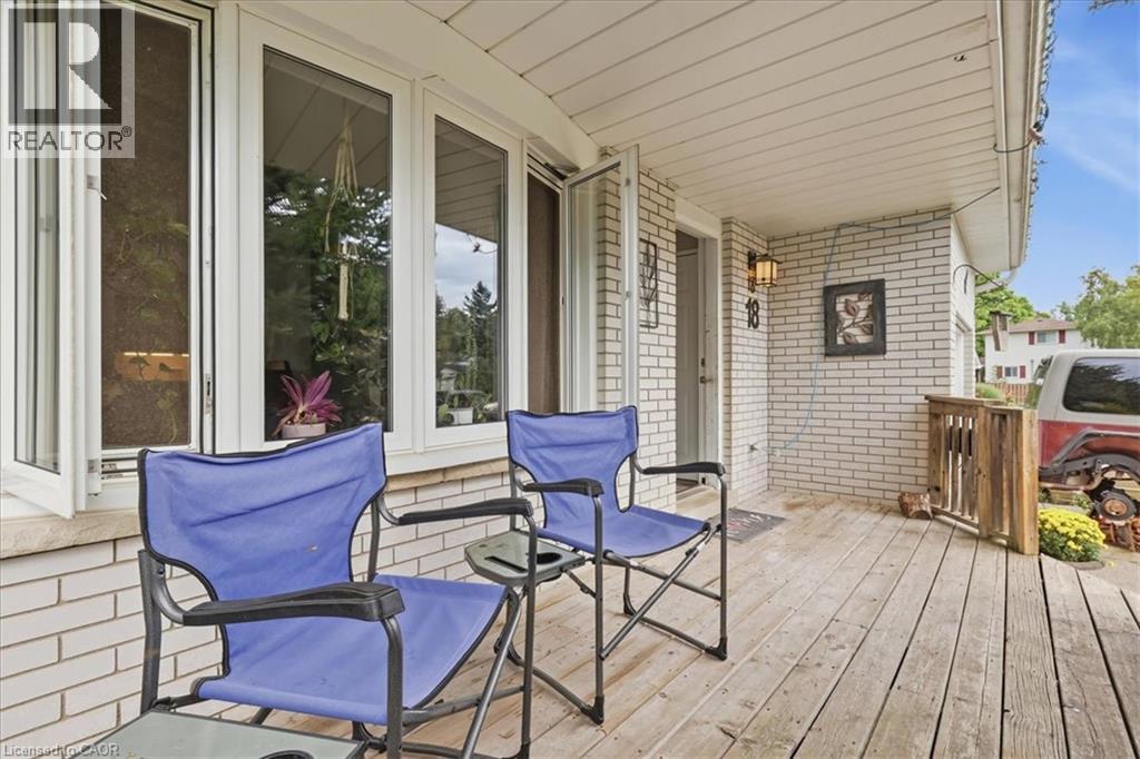 18 FOREST GLEN Court, Kitchener — photo 3