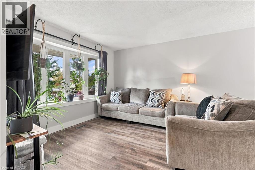 18 FOREST GLEN Court - 12