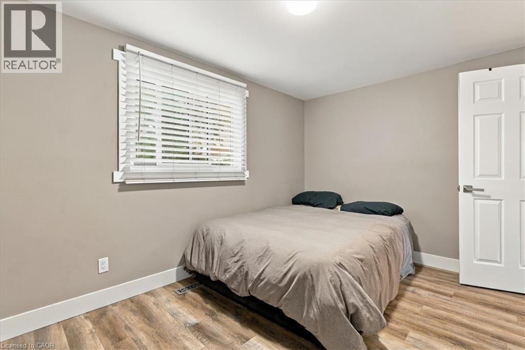 18 FOREST GLEN Court - Image 20