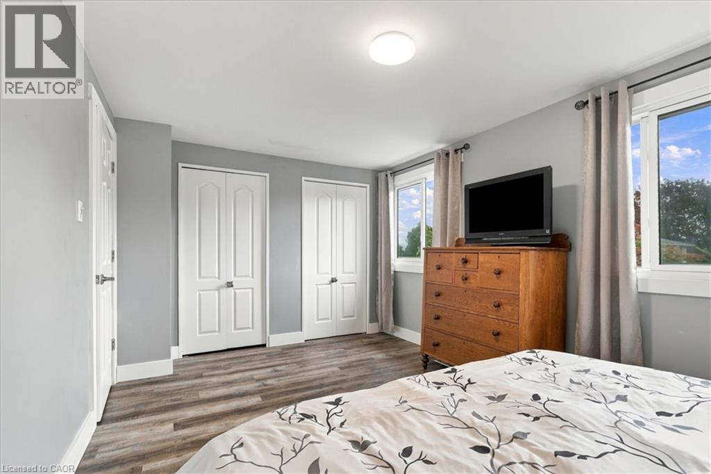 18 FOREST GLEN Court - Image 18