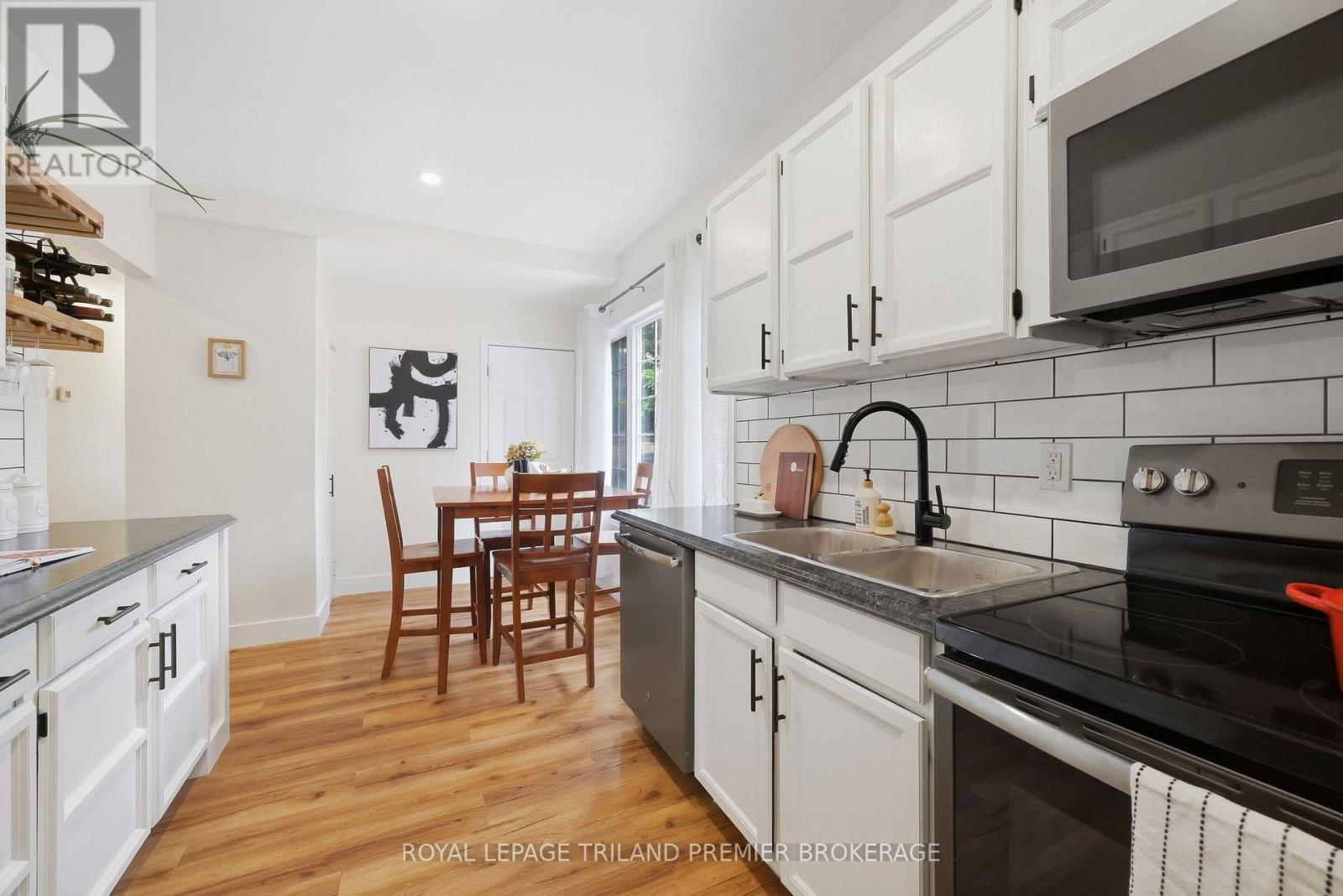 34 PADDINGTON AVENUE - 11