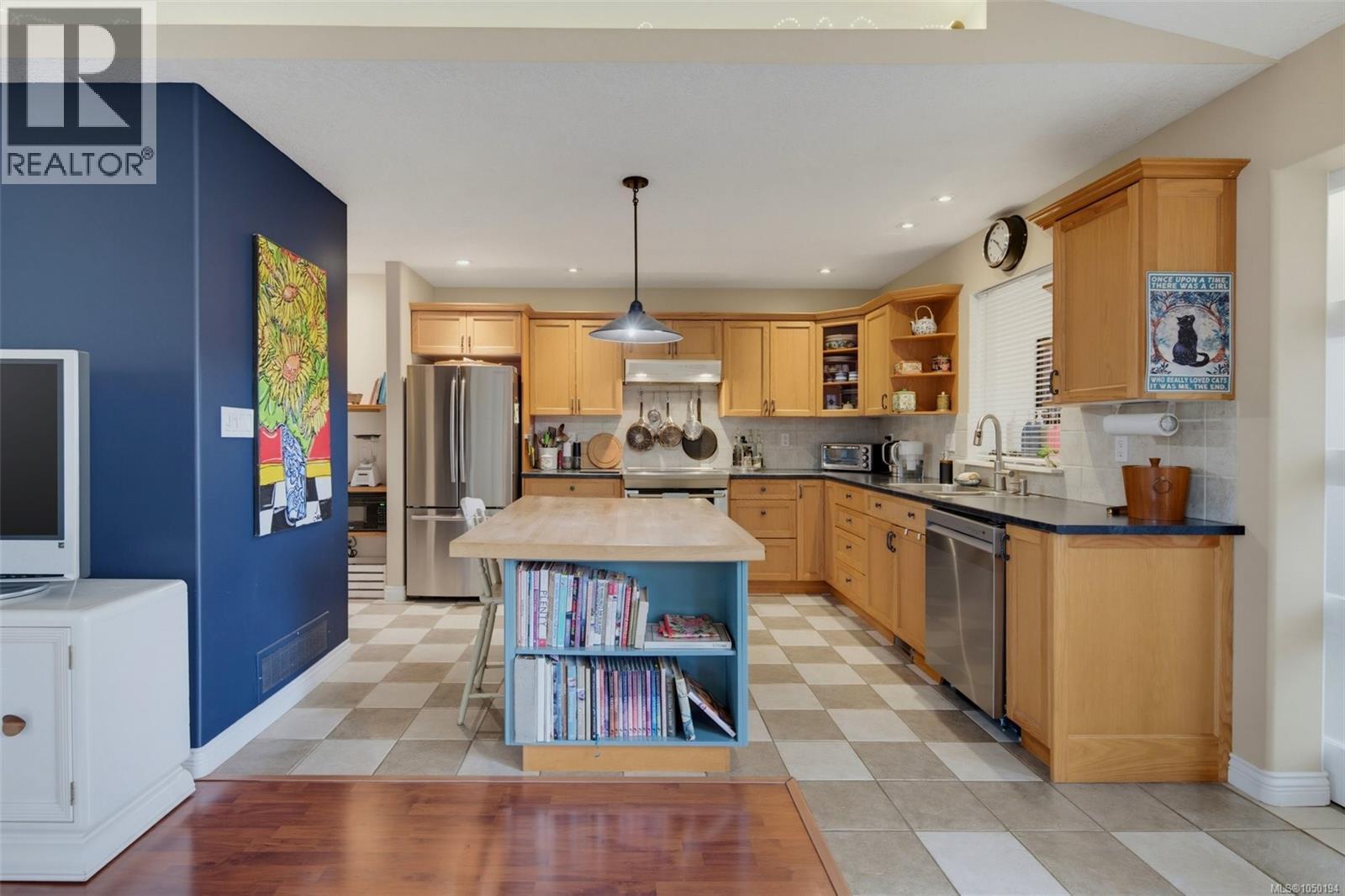 8102 Spinnaker Pl - Image 4