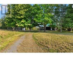 Family room - 105 Halliday Creek Road, Greater Madawaska, ON K0J1H0 Photo 8