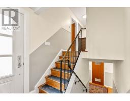 16 Woodmount Crescent, Ottawa, ON K2E5R1 Photo 7
