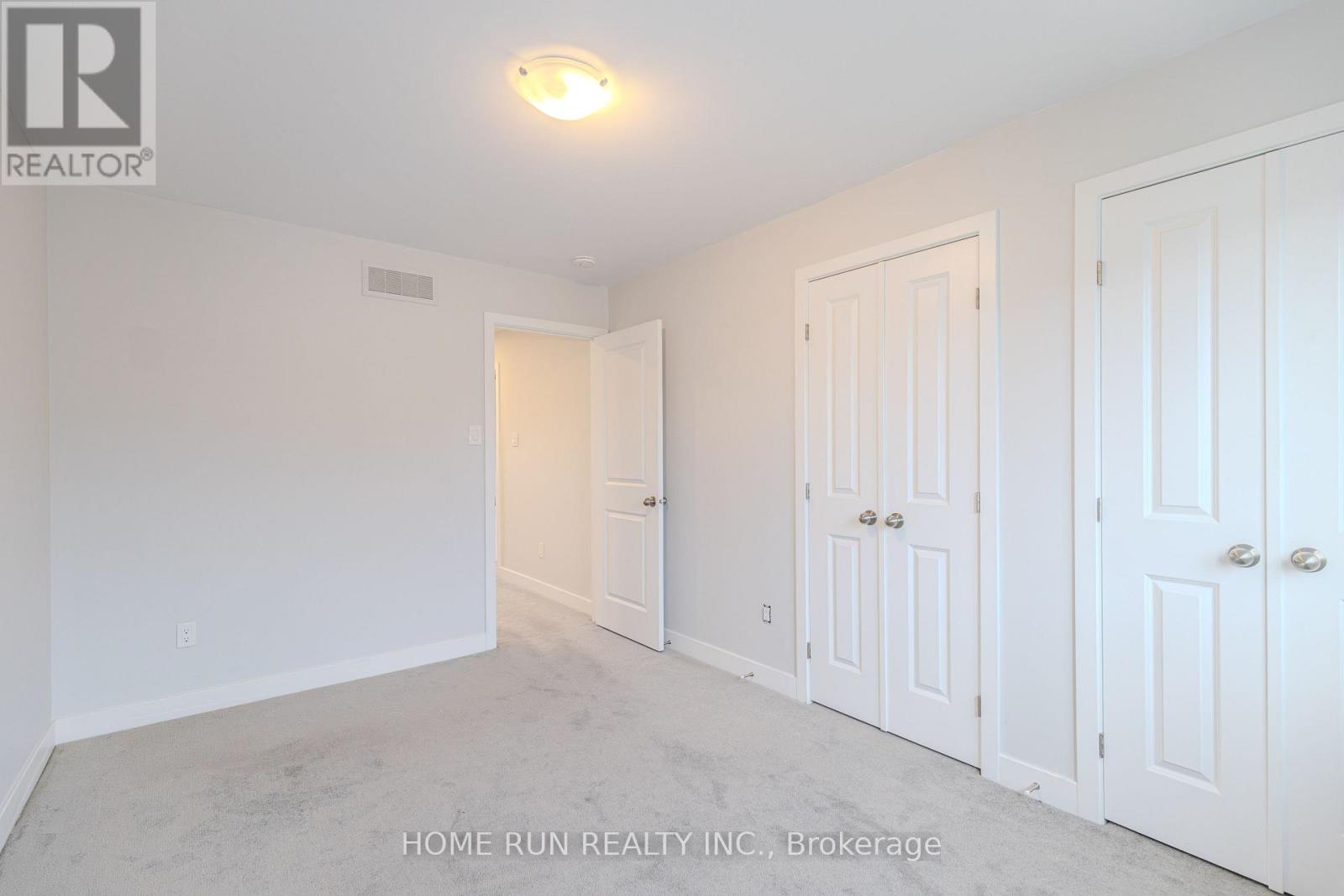 21 PLANK STREET photo 36