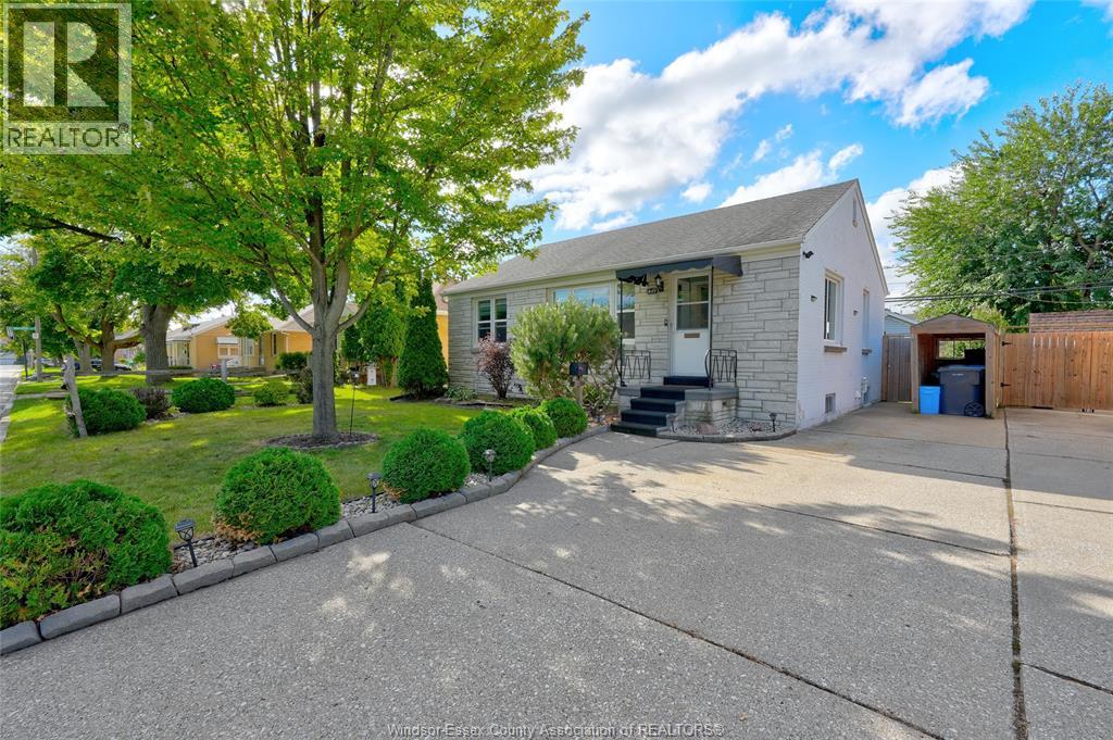 1449 REDWOOD AVENUE - 1
