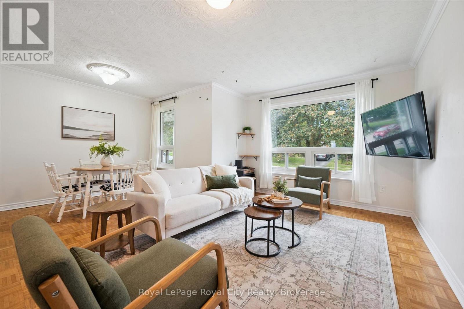 29 MCILWRAITH CRESCENT - 1