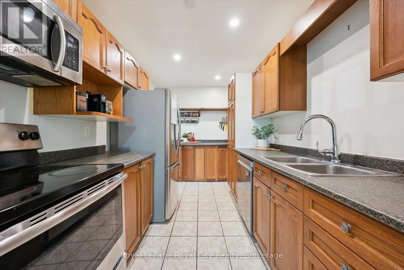 29 MCILWRAITH CRESCENT - 11