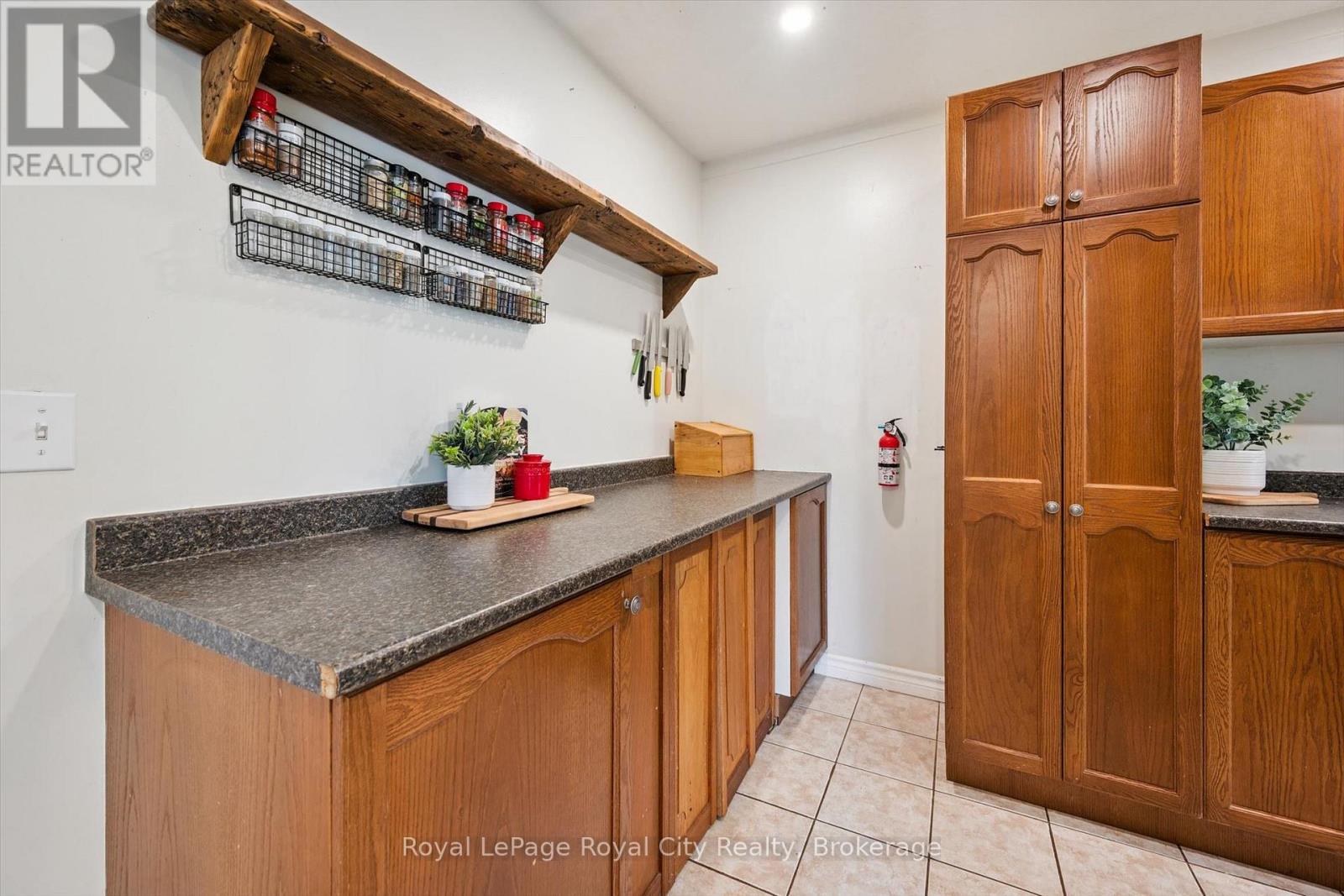 29 MCILWRAITH CRESCENT - 13