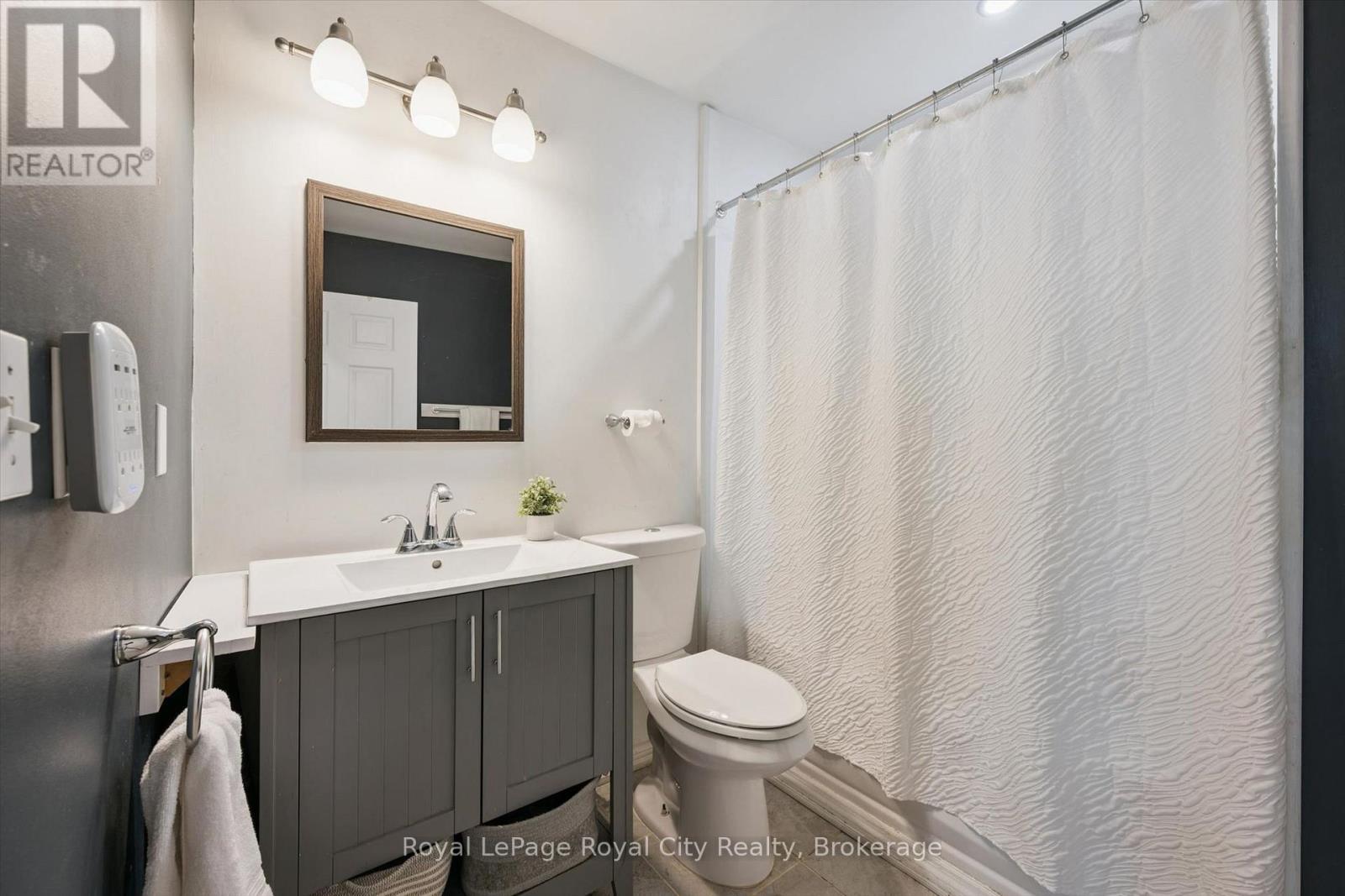29 MCILWRAITH CRESCENT - 18
