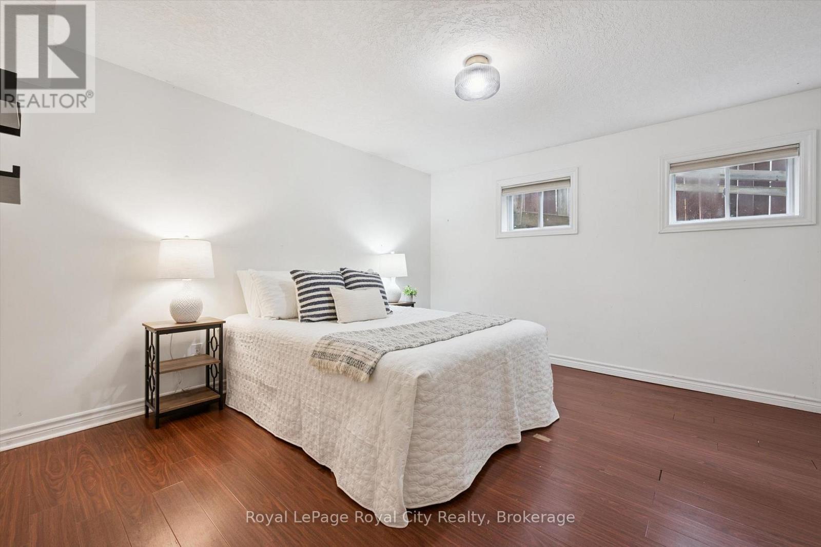 29 MCILWRAITH CRESCENT - 24