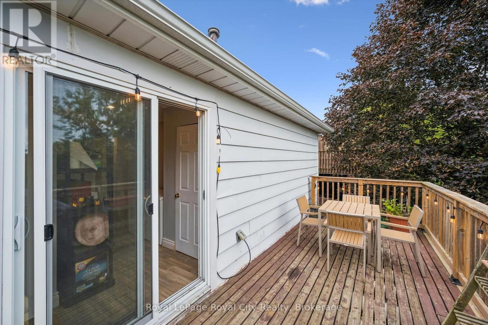 29 MCILWRAITH CRESCENT - 36