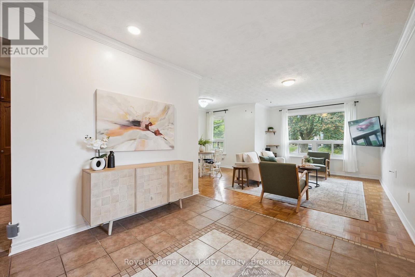 29 MCILWRAITH CRESCENT - 5
