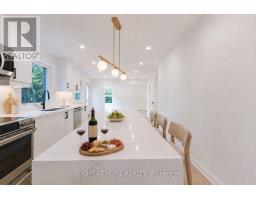 30 Morton Avenue, East Gwillimbury, ON L0G1V0 Photo 6
