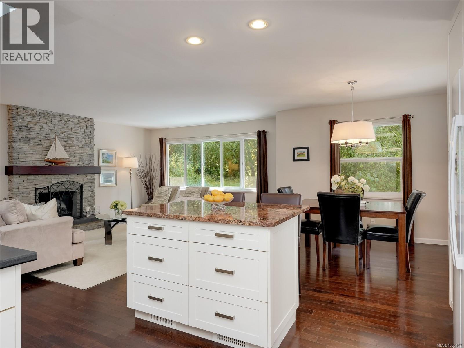  4290 Eastridge Crescent, Saanich