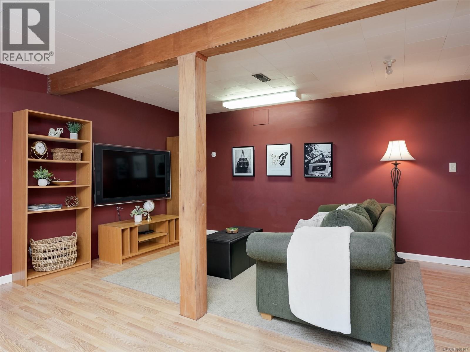 4290 Eastridge Cres - 29