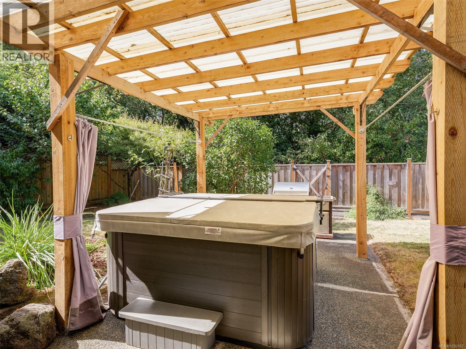  4290 Eastridge Crescent, Saanich