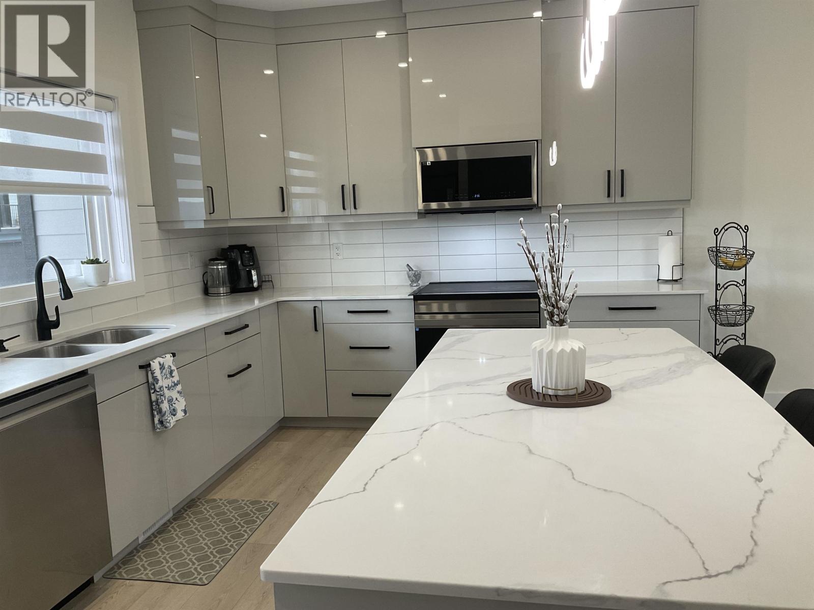 Photo 9 of 18 — 101 2395 ROWE STREET · Prince George, BC