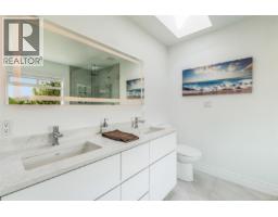 Bathroom - 4718/4720 Shell Beach Rd, Ladysmith, BC V9G1L7 Photo 18