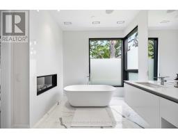 18 Herne Hill, Toronto, ON M9A2X1 Photo 27