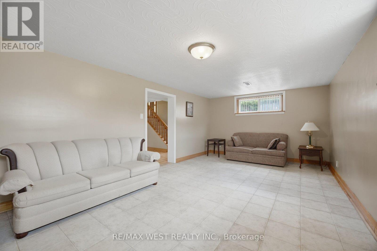89 WENDELL AVENUE - 17