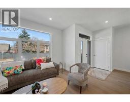 Primary Bedroom - 753 Centre Avenue Ne, Calgary, AB T2E4B6 Photo 8