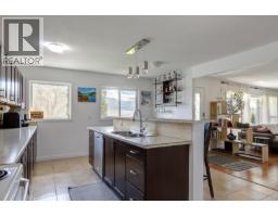 4pc Ensuite bath - 9811 Venables Drive, Vernon, BC V1B2K1 Photo 14
