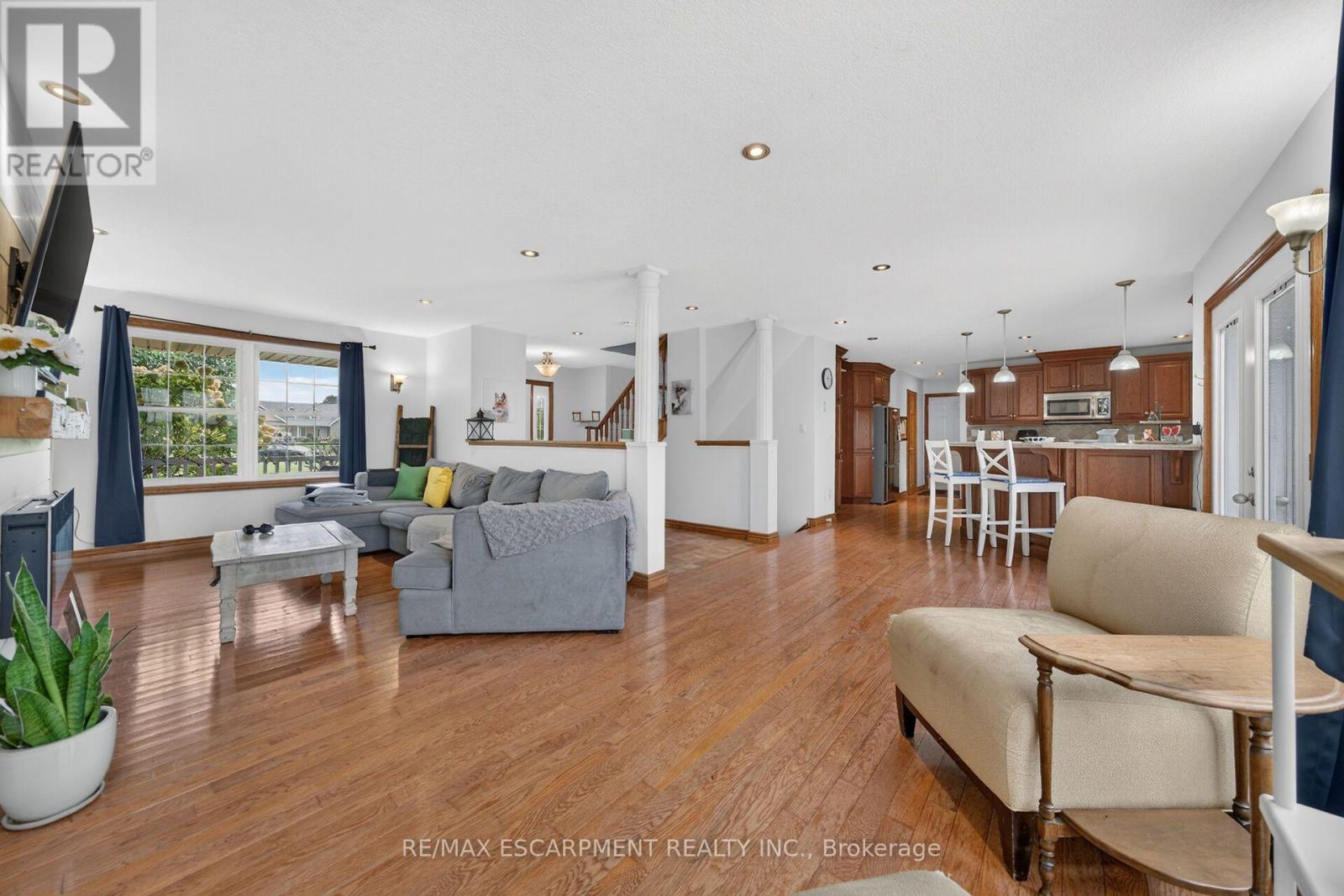 55 MONTURE STREET N - 11