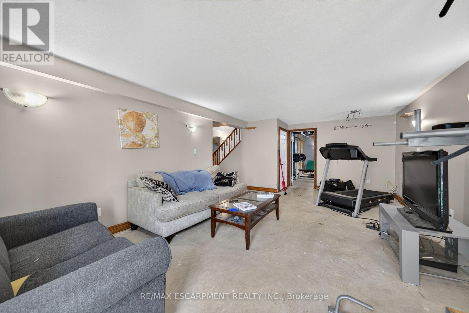 55 MONTURE STREET N - 32