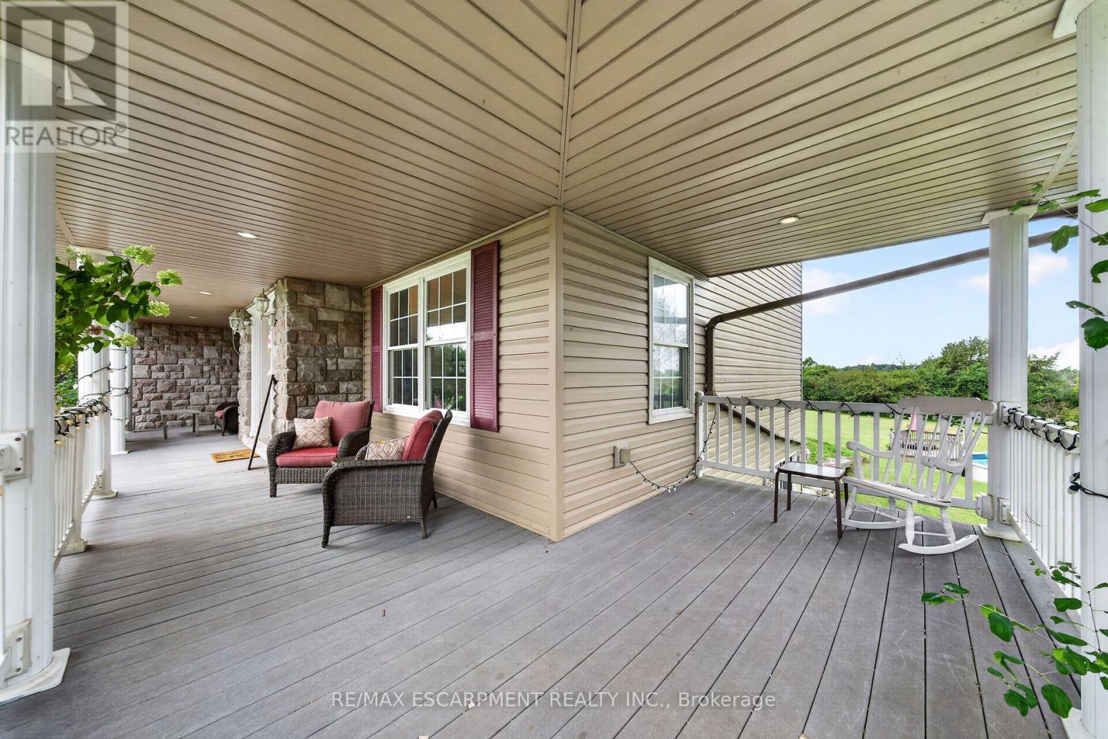 55 MONTURE STREET N - 42