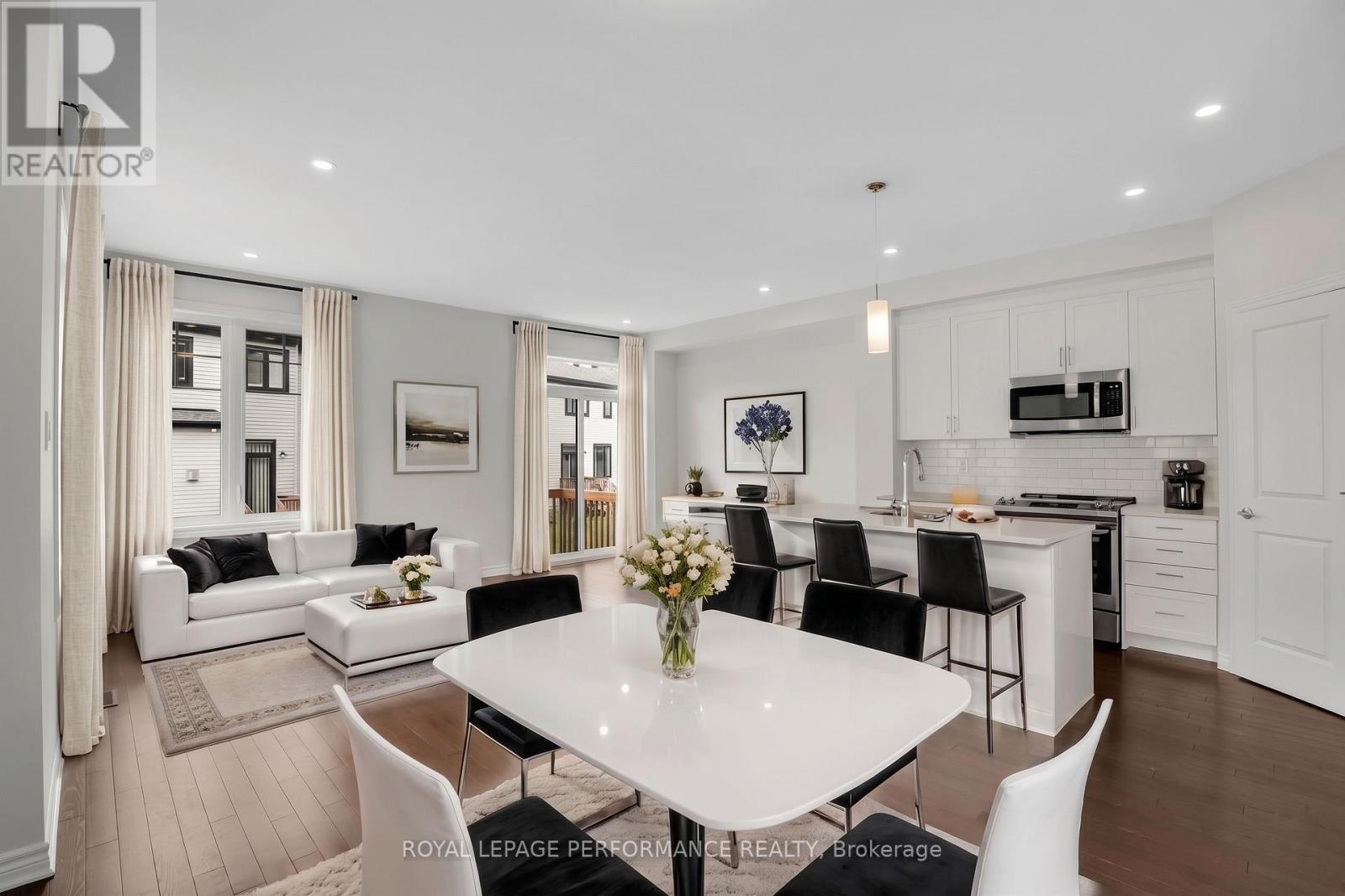 108 WABIKON CRESCENT - 11