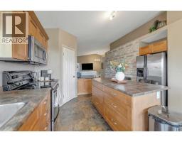 2013 46 Avenue, Lloydminster, SK S9V0Z6 Photo 12