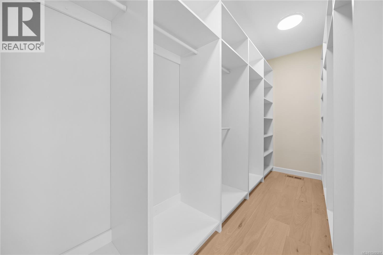 2780 Burde St - Image 35