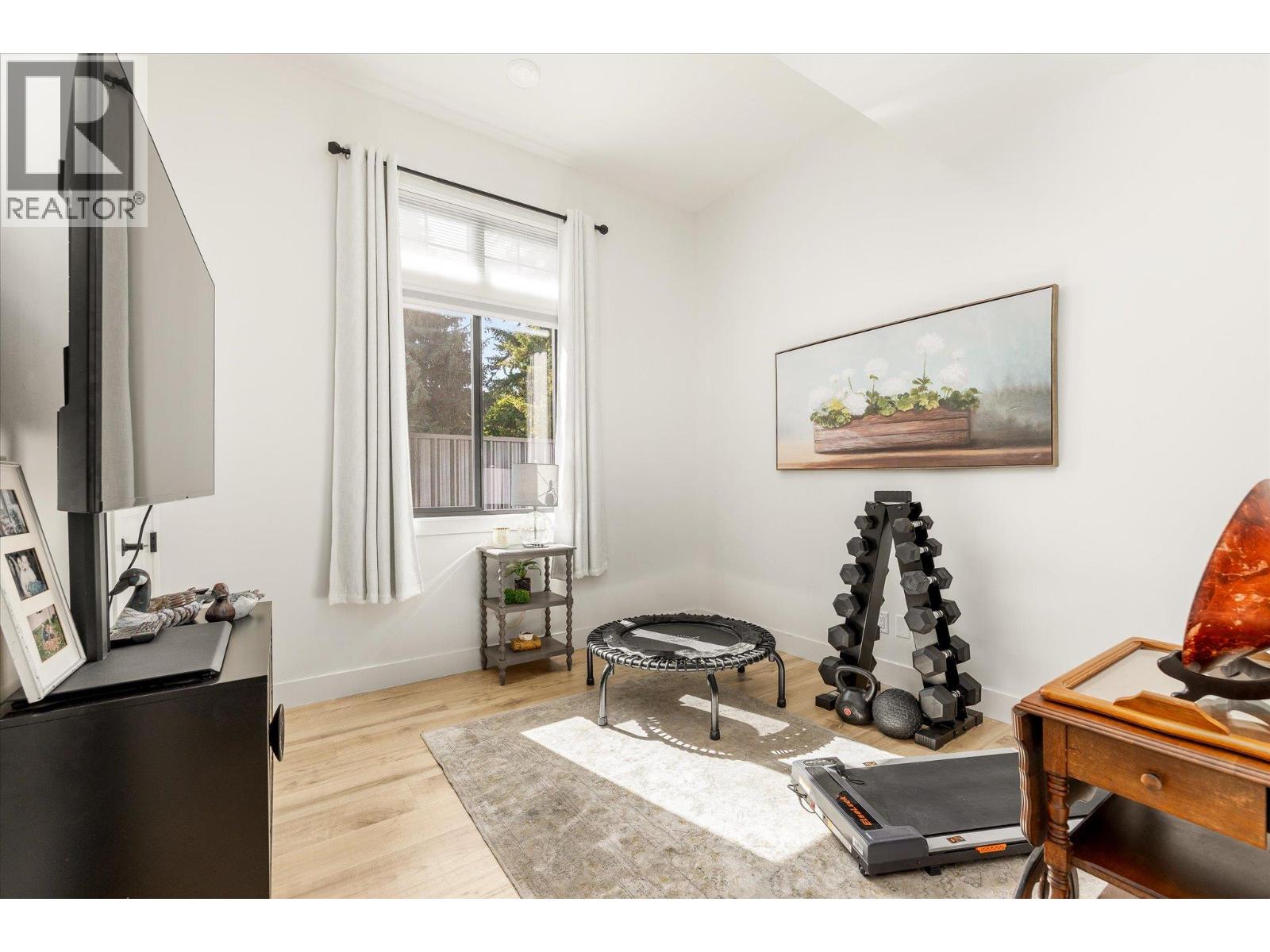 2053 Long Street - Image 32