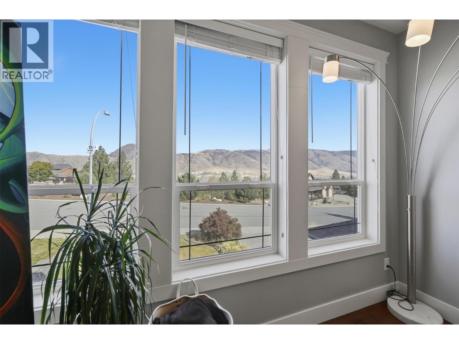 1933 Galore Crescent - 12
