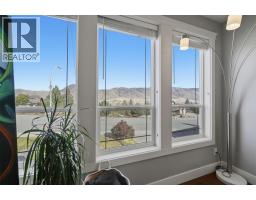 Foyer - 1933 Galore Crescent, Kamloops, BC V2E0E7 Photo 12