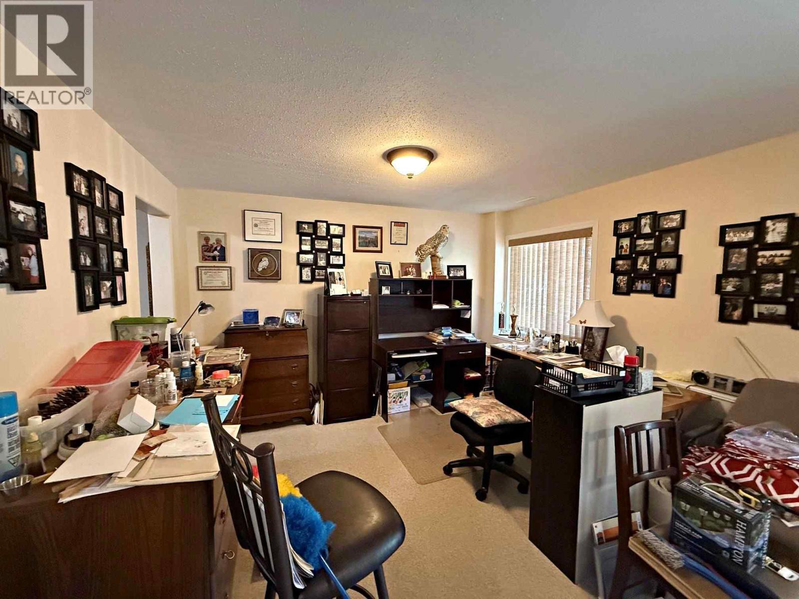 340 Robson Place - 14
