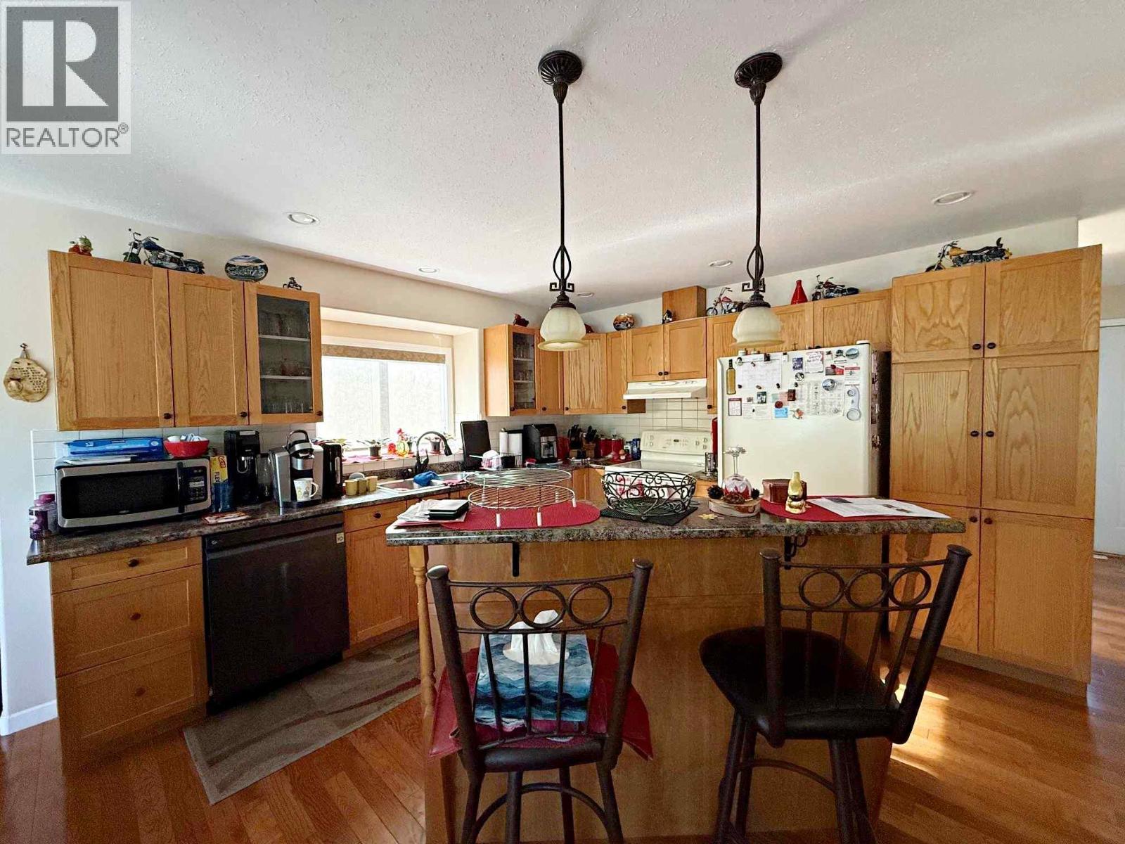 340 Robson Place - Image 5
