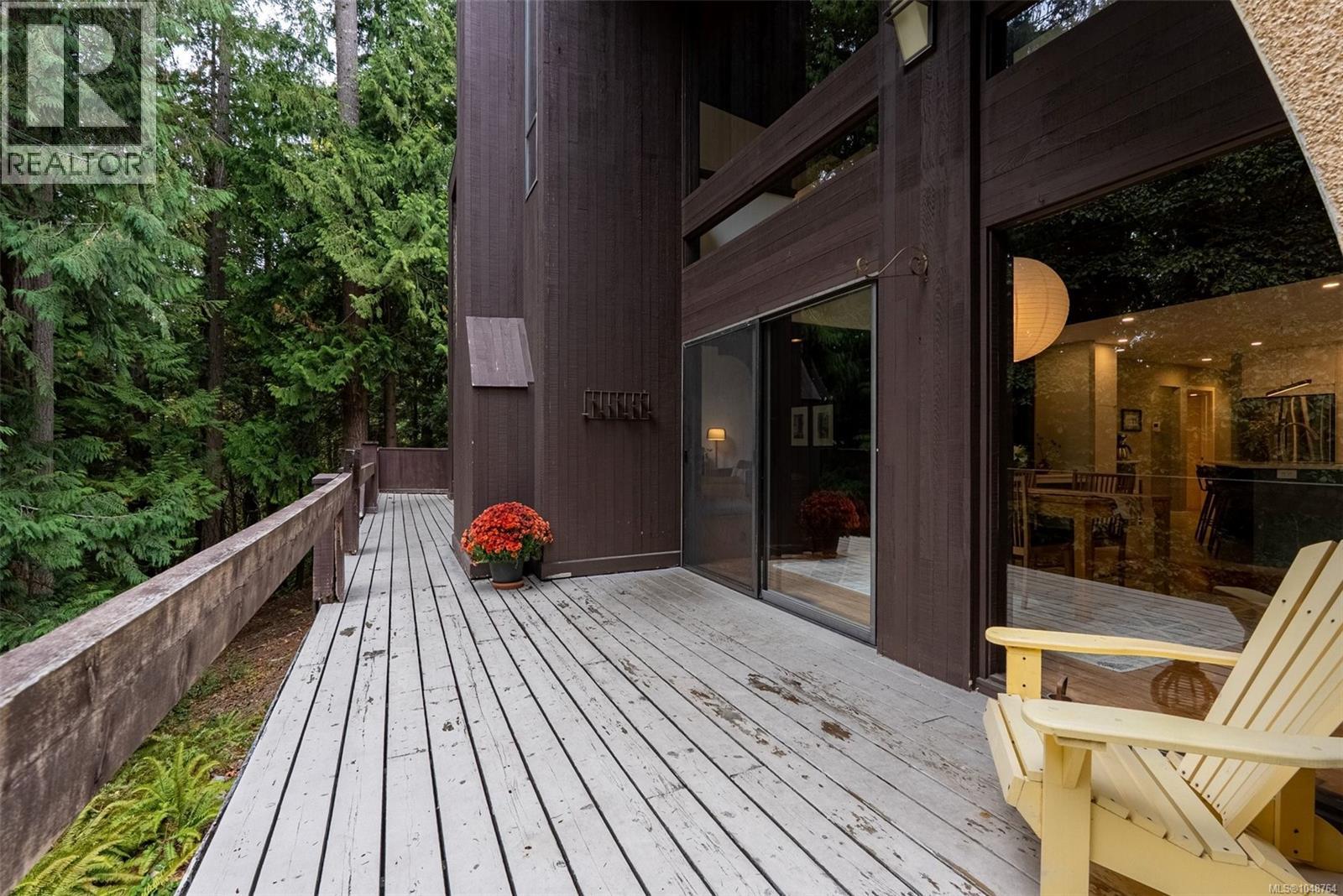  5748 West Saanich Road, Saanich