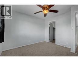 2444 Woodview Drive Sw, Calgary, AB T2W4X7 Photo 12