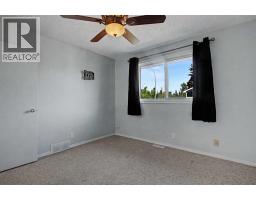 2444 Woodview Drive Sw, Calgary, AB T2W4X7 Photo 13