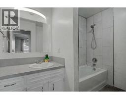 2444 Woodview Drive Sw, Calgary, AB T2W4X7 Photo 15