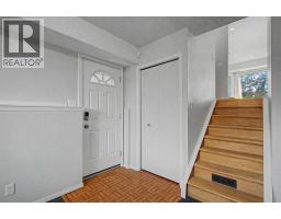 2444 Woodview Drive Sw, Calgary, AB T2W4X7 Photo 17