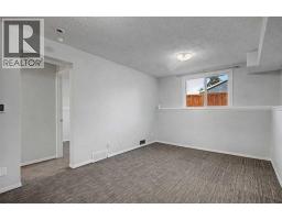 2444 Woodview Drive Sw, Calgary, AB T2W4X7 Photo 18